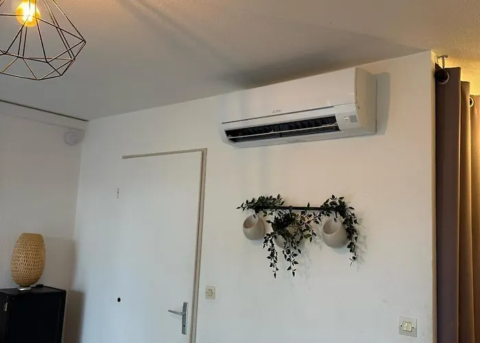 Les Muses - Avec Entree Autonome, Clim Neuve, Jardin, Parking Prive & Sa Piscine ! - Apartamento